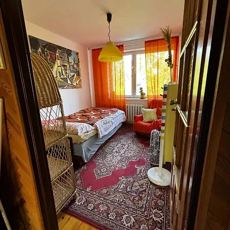 Casa vacanze Stylish 4br Artist's With Garden- District