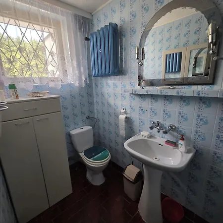 Stylish 4br Artist's With Garden- District Vakantiehuis Gdańsk