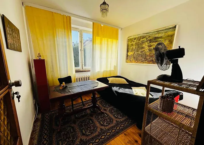 Holiday home Stylish 4br Artist's With Garden- District *