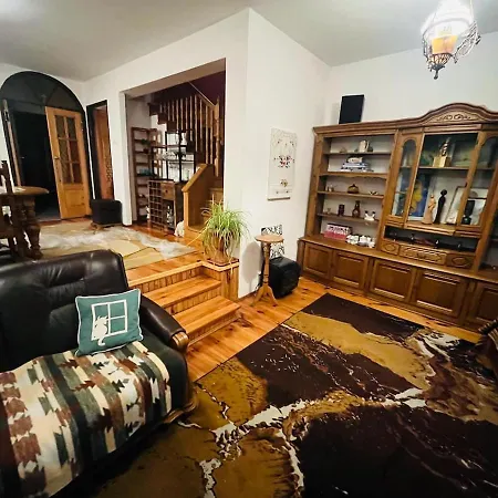 Stylish 4br Artist's With Garden- District Ferienhaus Danzig